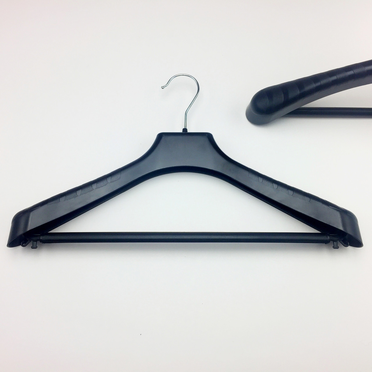 Пластикові плічка вішаки для одягу W-PLp42 чорного кольору, довжина 420 мм