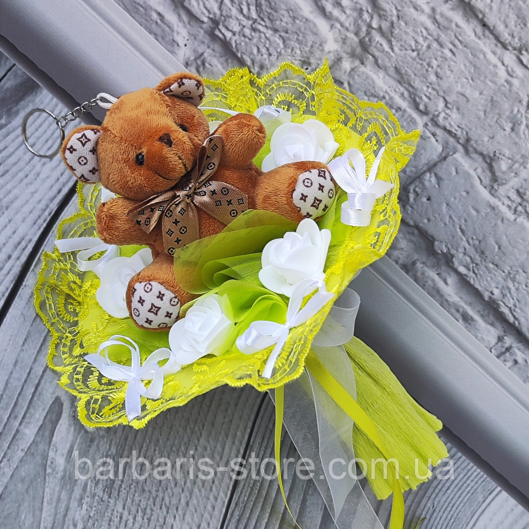Яскравий жовтий букет з м'якої іграшки ведмедик і квіти троянди для дитини оригінальний подарунок на свято хрестини