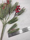 Кущ різдвяної зелені з шишками та ягодами "хвойний кизильник" 33см, штучний новорічний декор, фото 3