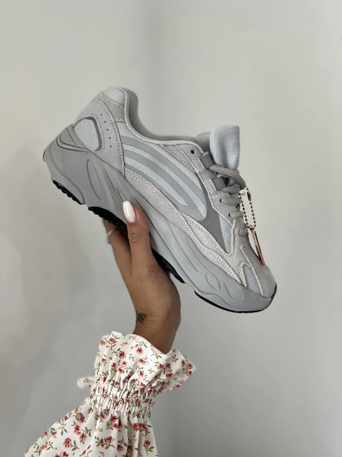 YEEZY Boost 700 v2 Grey