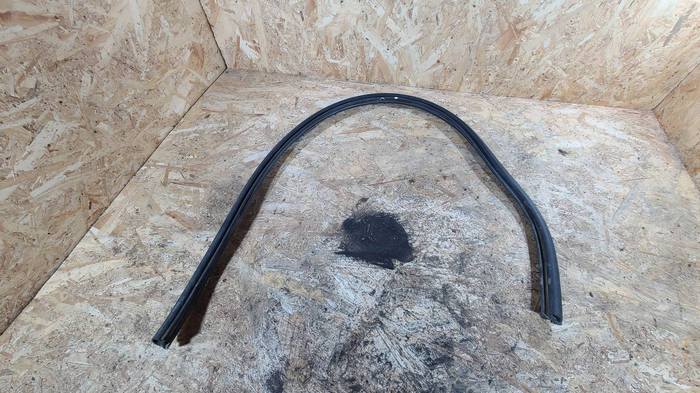 Уплотнитель капота шкода октавія A5 1Z0823723A (ID#1995155842), цена ...