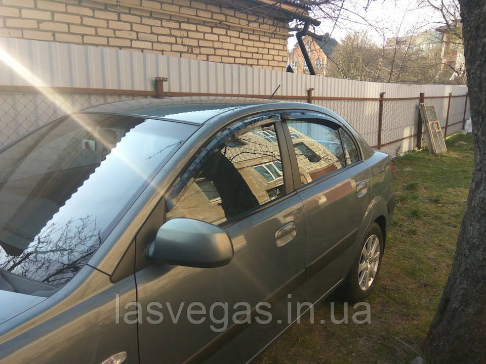 Вітровики, дефлектори вікон Kia Rio 2009-2011 (Autoclover/Корея)