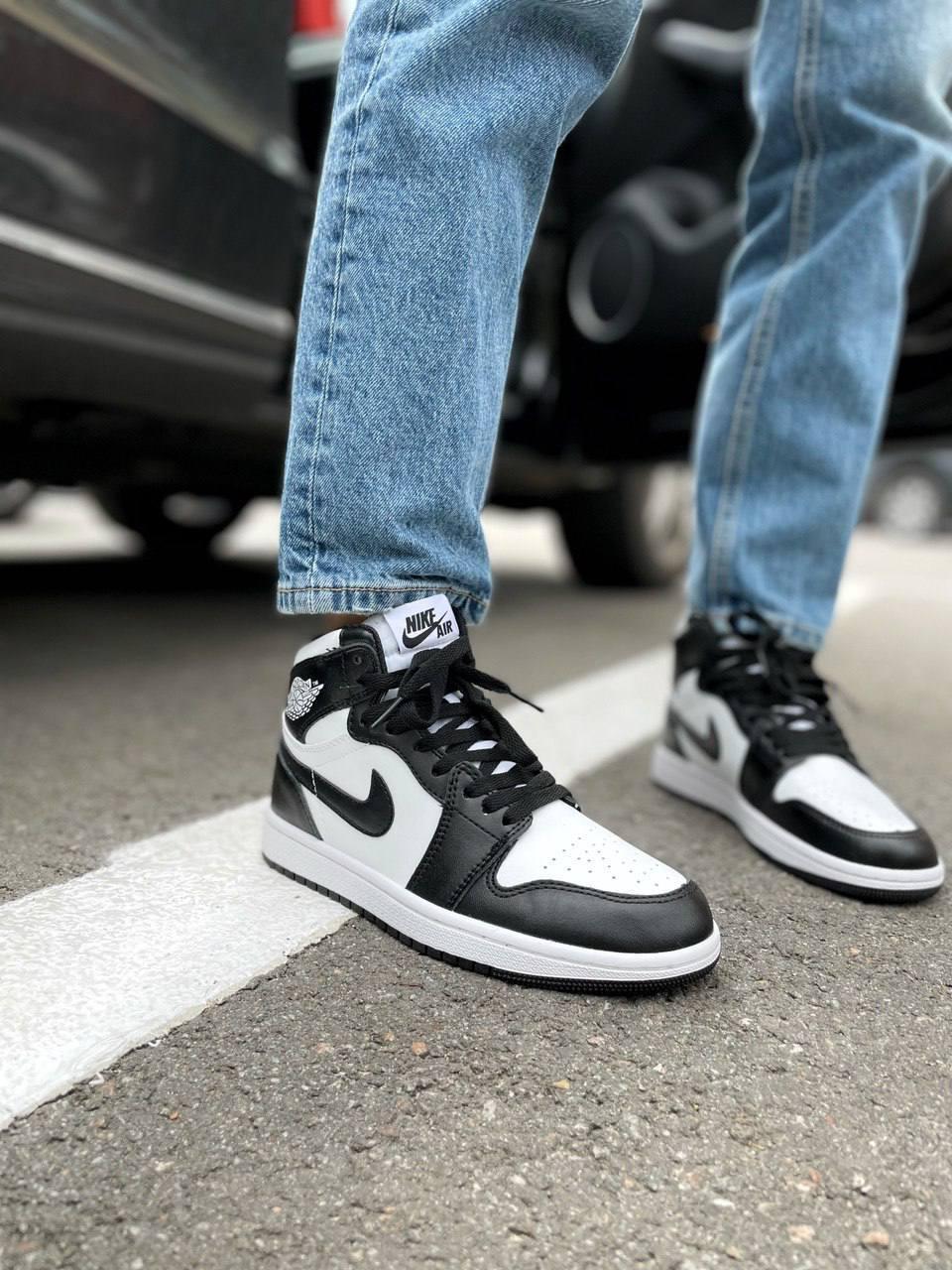 Кросівки чоловічі чорно-білі Jordan Retro 1 Black White (01697)