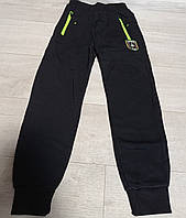 Утепленные спортивные штаны с карманами для мальчика Венгрия Sincere Герб на 4-8 лет черные и серые