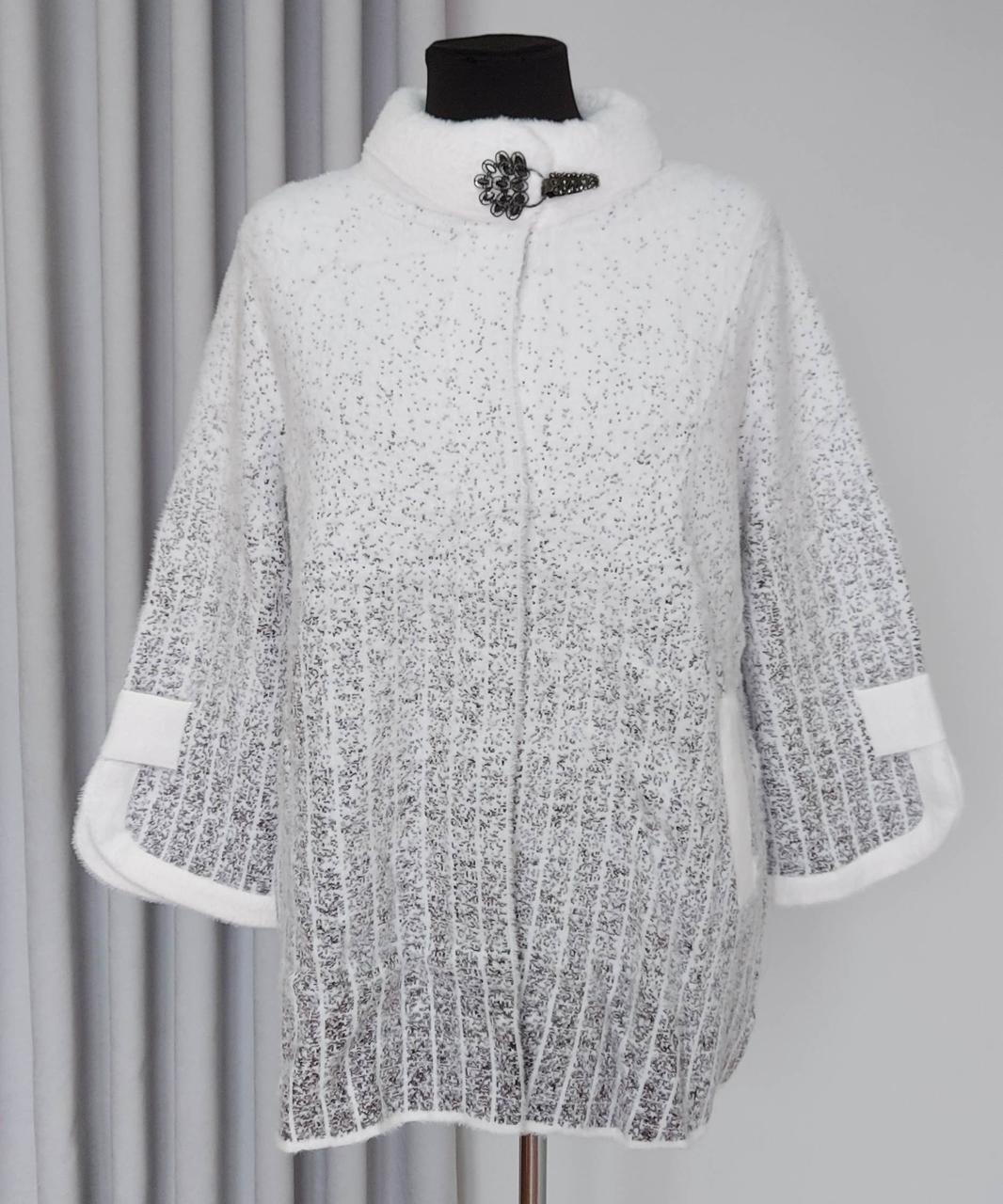 Жіночий кардиган альпака білого кольору з коміром стійка, фото 1