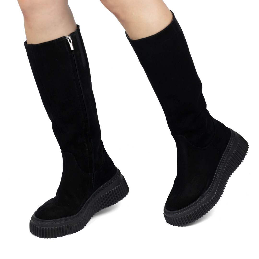 Стильні жіночі чоботи із натуральної замші Woman's heel чорні на високій підошві