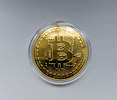 Монета сувенірна Біткоїн у капсулі Bitcoin