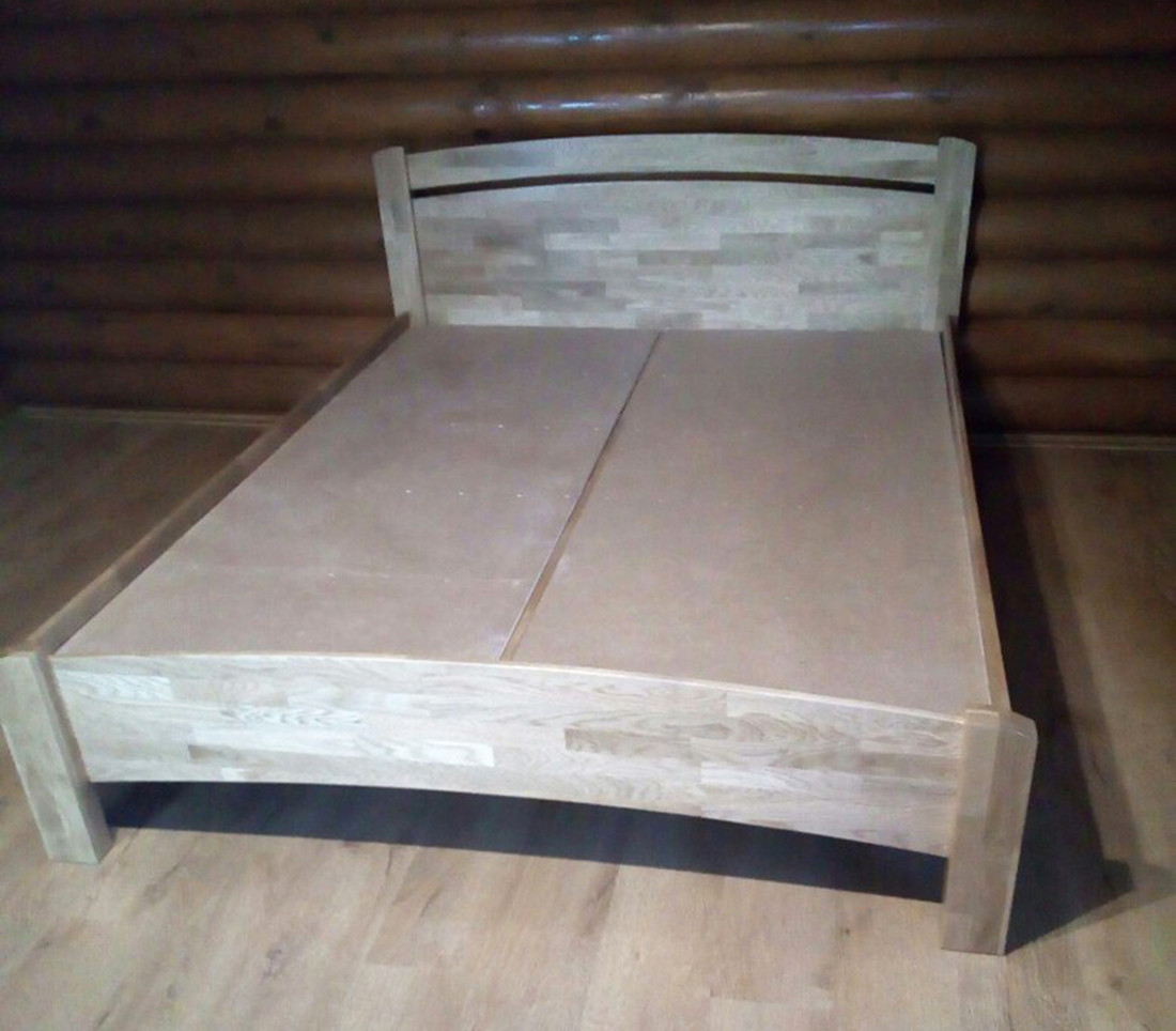Ліжко з масиву дерева 055
