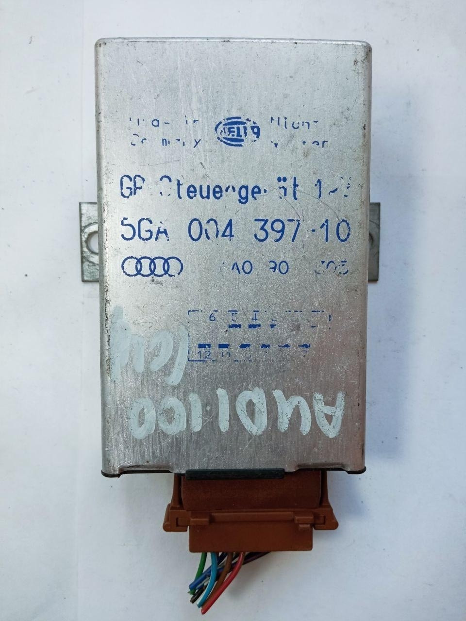 Електронний блок керування Audi 100 C4 Hella 5GA004397-10 / 4A0907305 / 4a0907305, фото 1