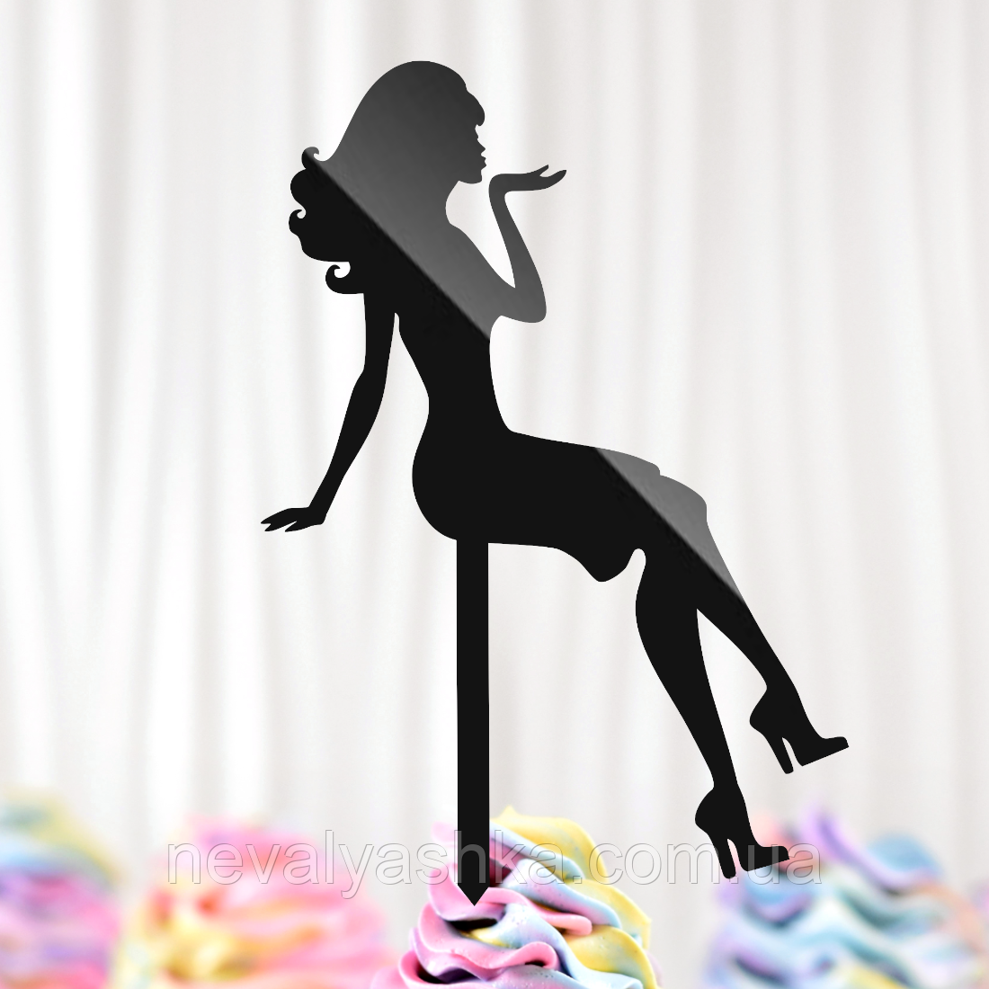 Пластиковий Топпер "Дівчина Силует Поцілунок" 15х10cм Чорний Топпер з Акрилу для Торта, Фігурка Полістирол