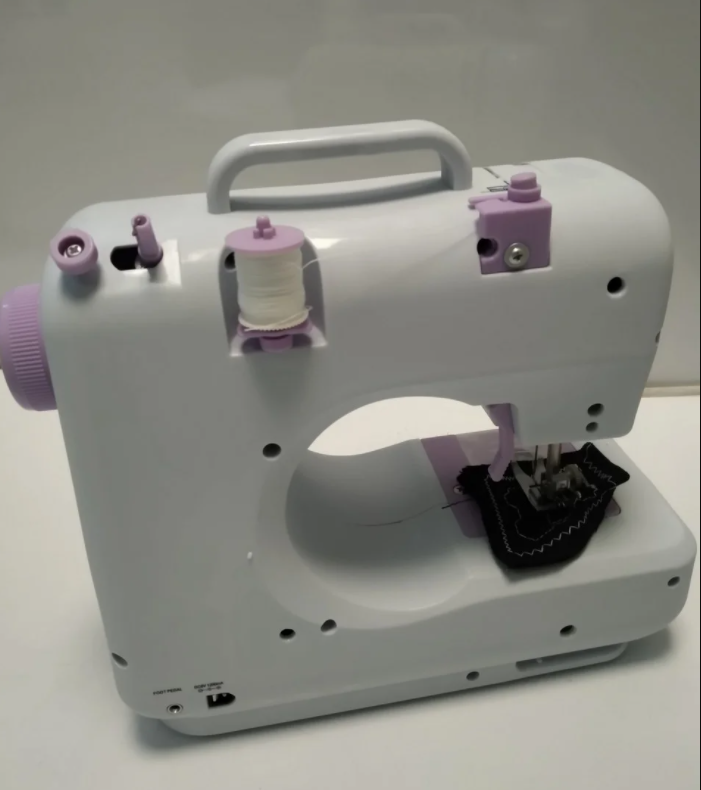 "Профессиональные возможности для творчества" - Швейная машинка Michley Sewing Machine YASM-505A Pro 12 в 1 - фото 10 - id-p1996990482