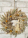 Різдвяний вінок з янголом з колосків, сухоцвітів і маку, різдвяний вінок оберег на двері діаметр 28 см, фото 2