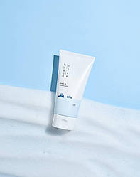 М`яка пінка для очищення шкіри ROUND LAB 1025 Dokdo Cleanser 150 ml