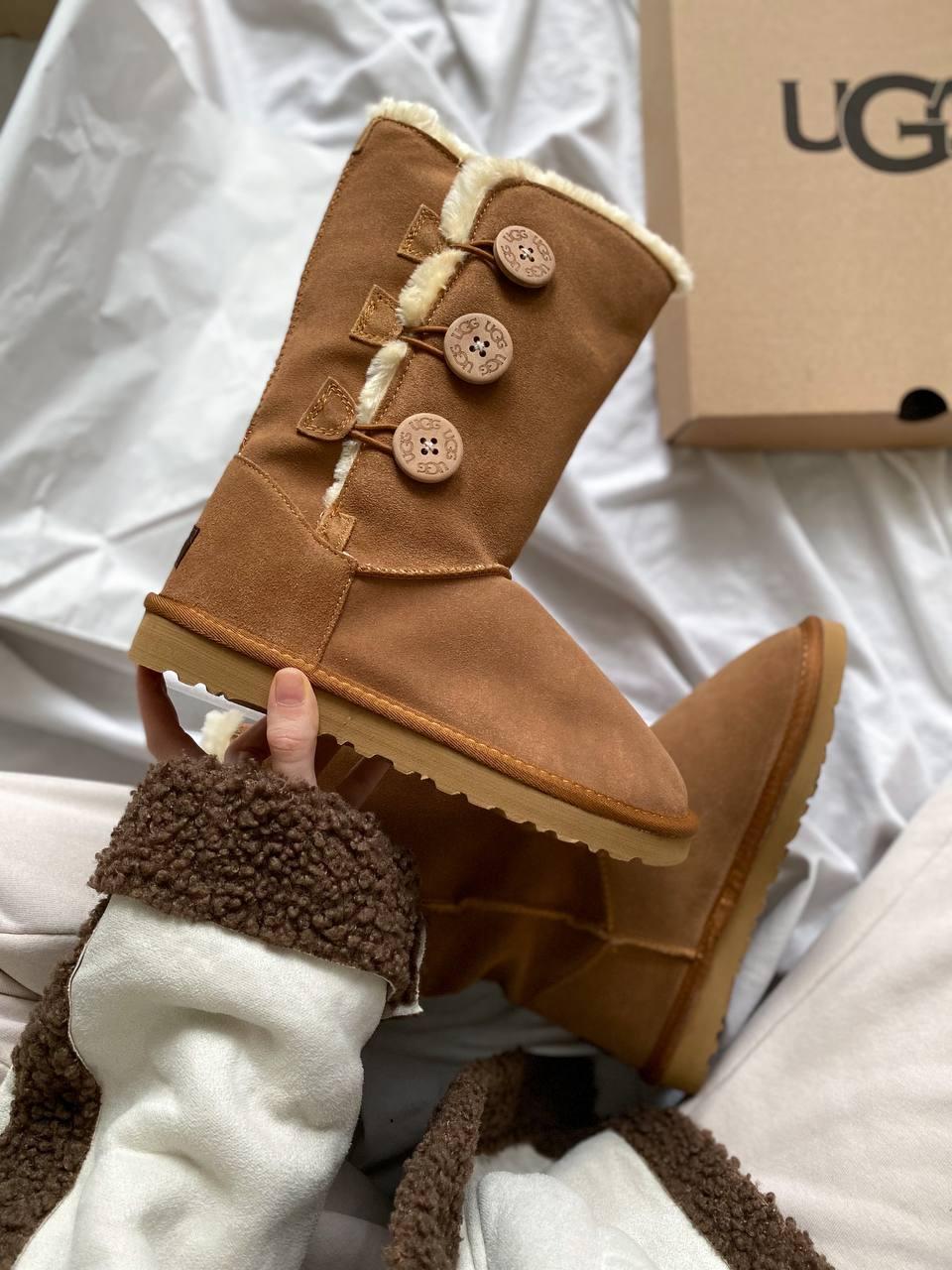 Жіночі мінісапоги UGG Bailey Button Triplet II Boot Caramel Brown ALL07529 (с мехом), фото 1