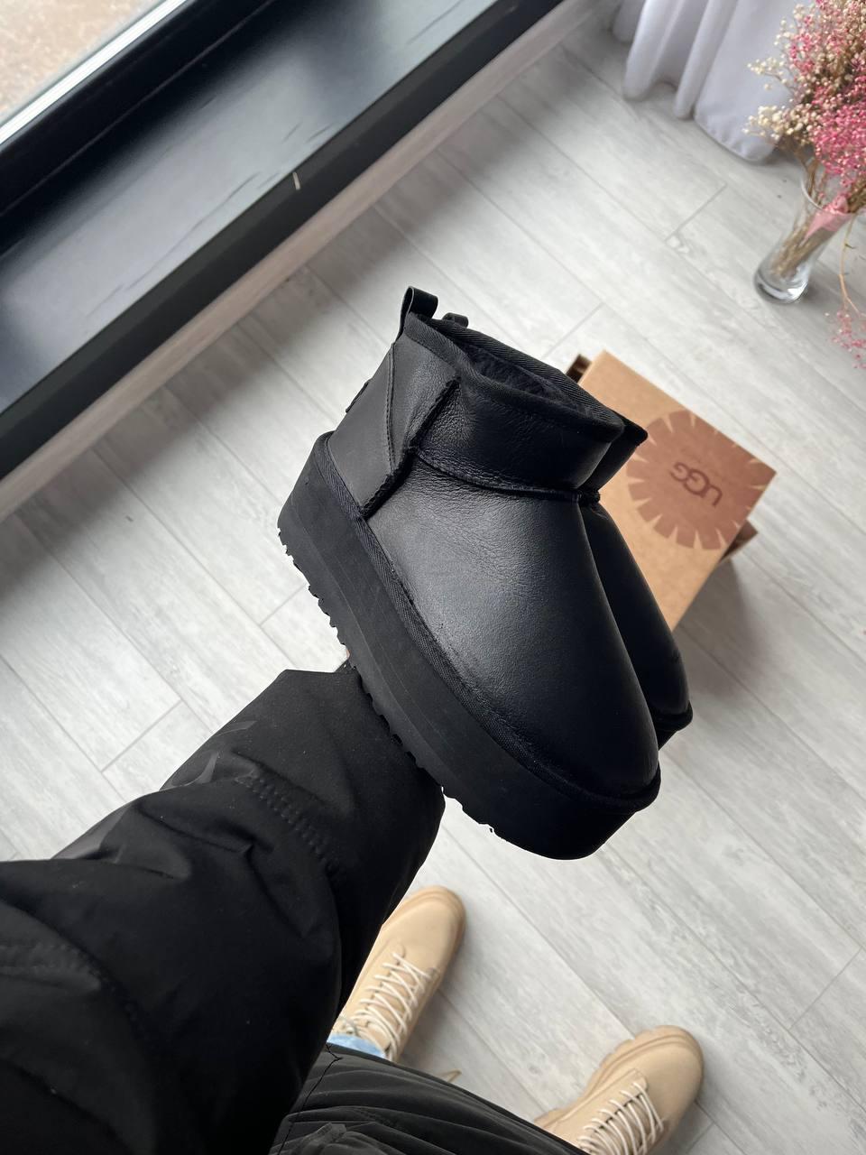 Жіночі угги UGG Classic Ultra Mini Platform Boot All Black Leather 1141510-BLLE, фото 1