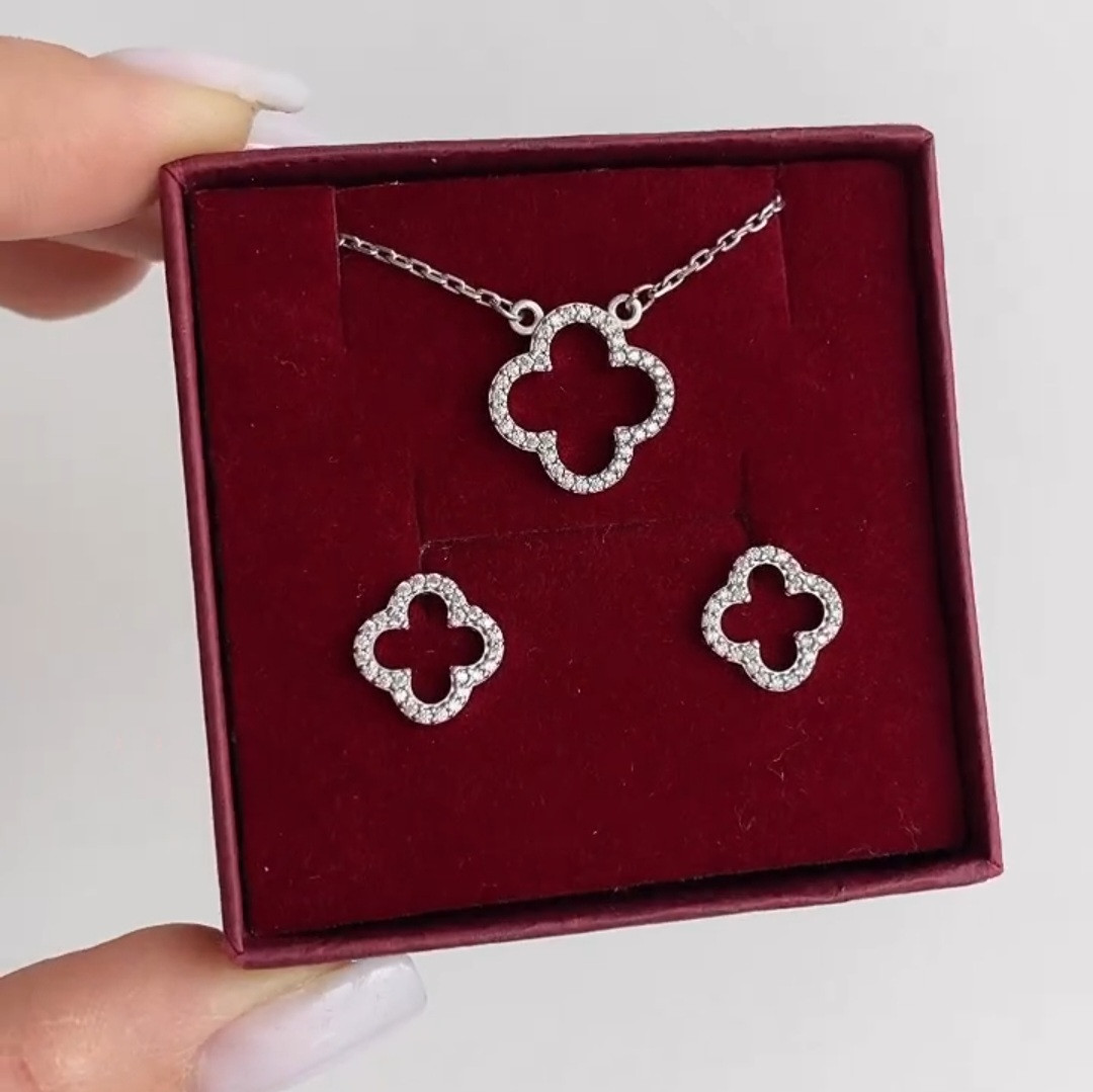 Срібний комплект Сережки і кольє Конюшина