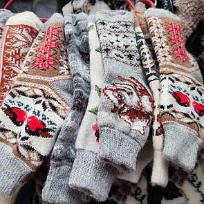 Зимові жіночі шкарпетки вовняні з овчини