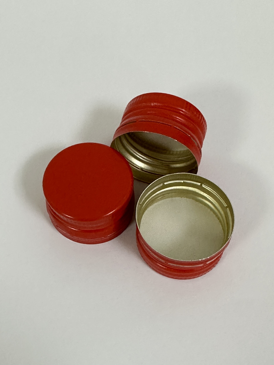 Ковпачок алюмінієвий 28 мм x 18 мм з різзю (червоний)