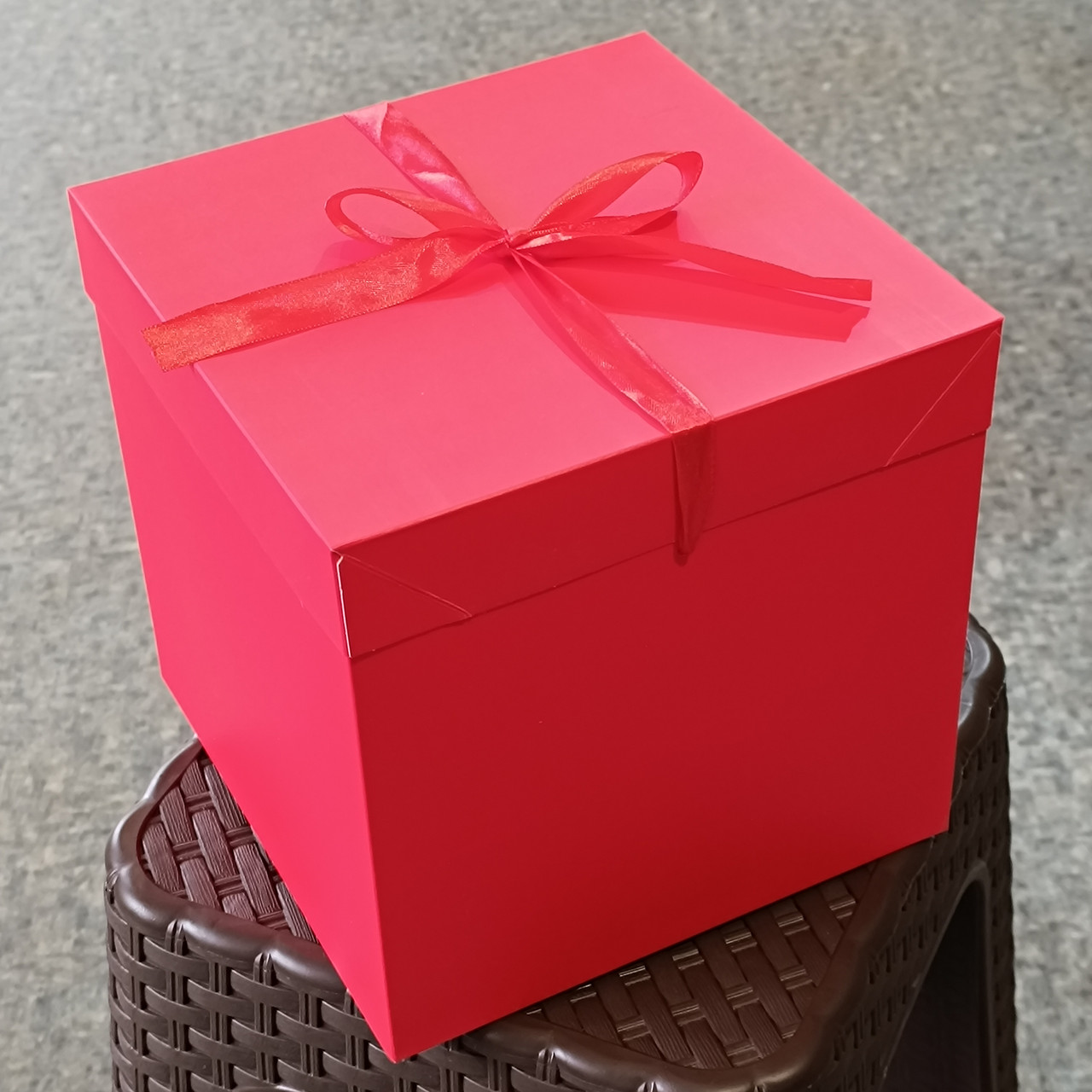 Коробка подарункова куб 22х 22х 22 см