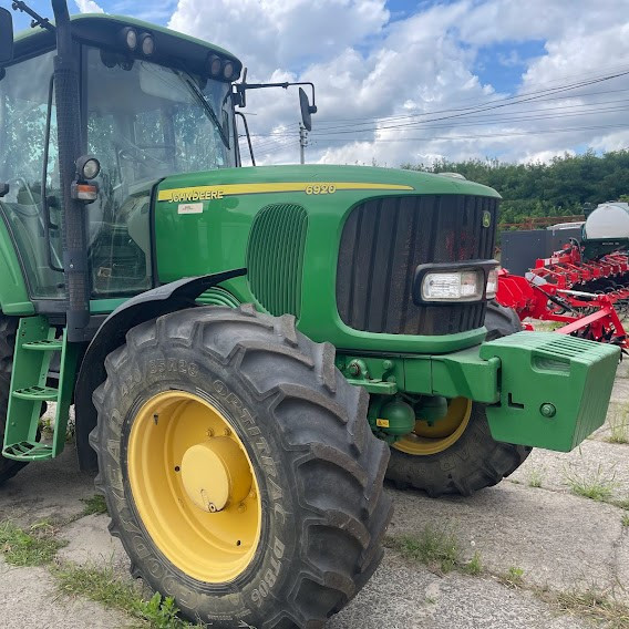 Трактор John Deere 6920