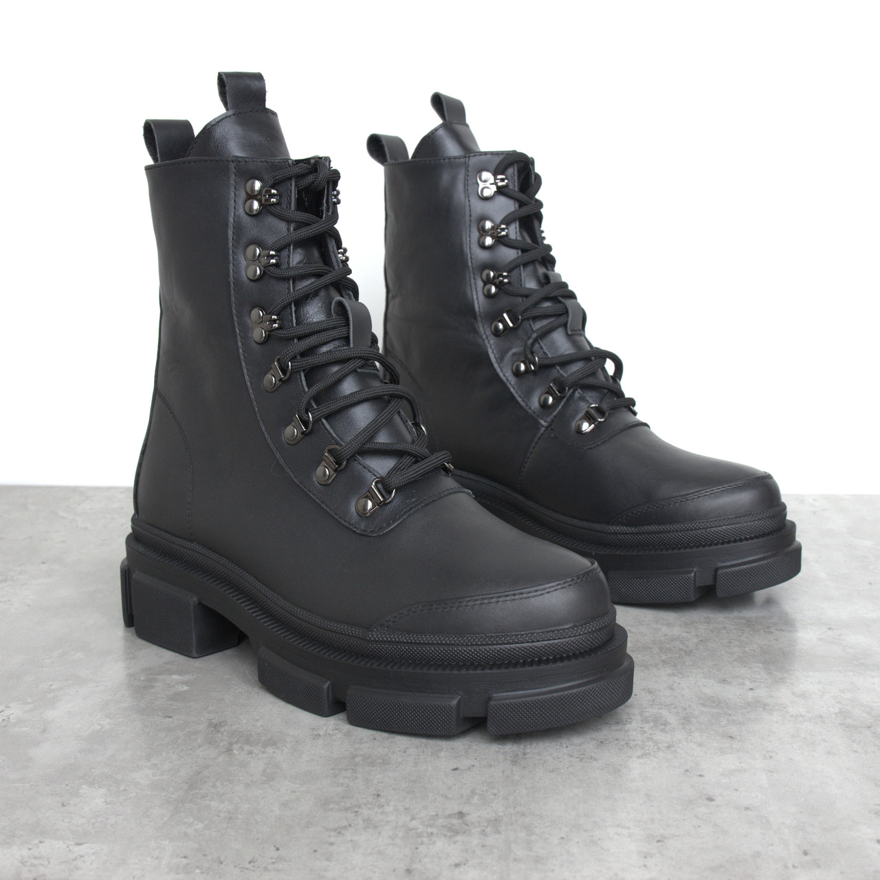 Черевики жіночі чорні шкіряні на байці на платформі COSMO Shoes Queen Black Leather
