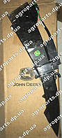 Семяпровод AA67779 с сенсором John Deere TUBE ASSY, SEED SENSOR AA61904 зернопровод с датчиком АА67779