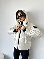 Зимний женский пуховик еврозима короткий с капюшоном, теплая лаковая куртка для женщин синтепух Молоко, 44