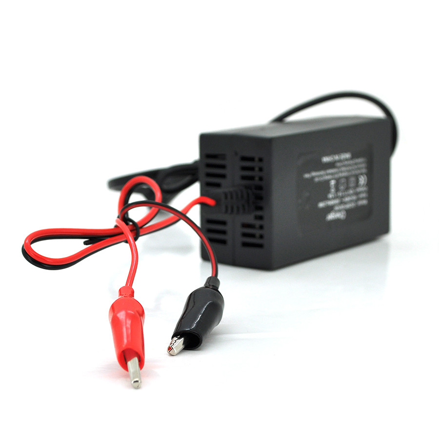 Зарядний пристрій для акумулятора з індикатором 12V / 1,5A , ОЕМ (110*59*40) 0,14кг