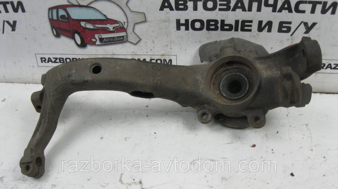 Поворотний кулак/ступиця лівий VW Passat B5 (1997-2000) OE:8D0407257