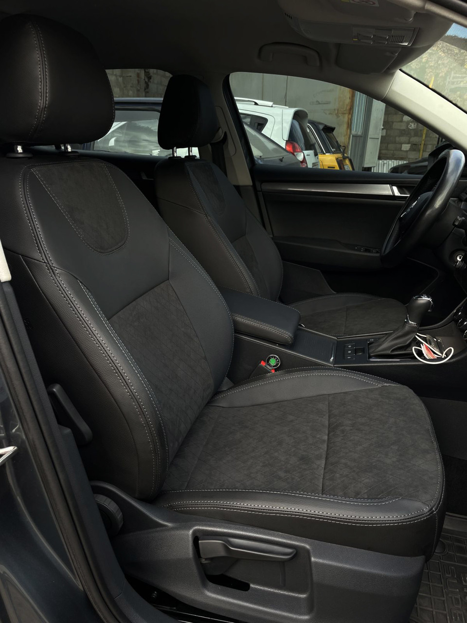 Чохли з алькантарою для Skoda Superb III з 2015