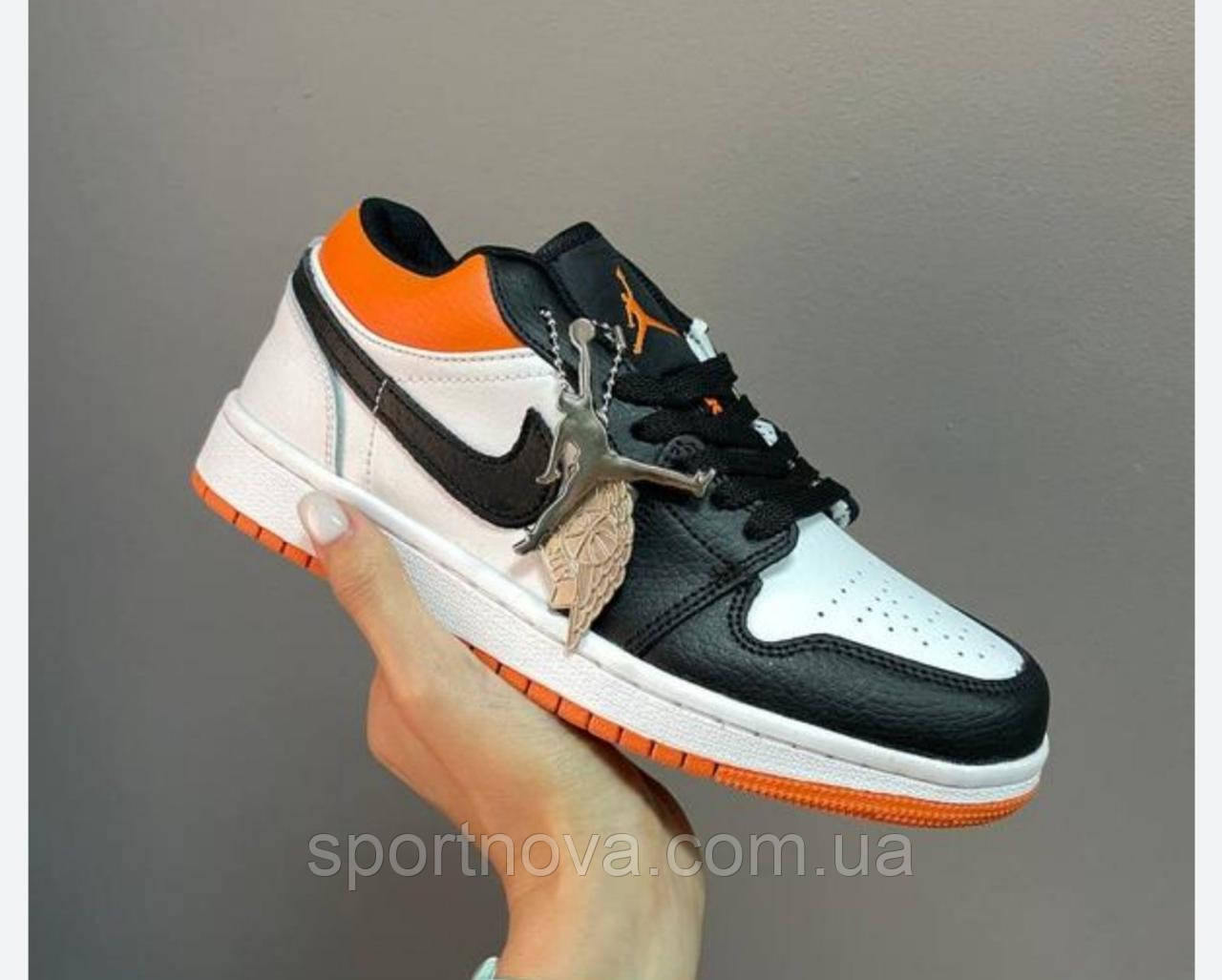 Жіночі підліткові шкіряні кросівки низькі Nike Jordan чорно-білі з жовтогарячим р 36-41