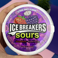 Льодяники Ice Breakers Sours Strawberry Mixed Berry 42g, фото 2