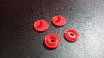 Кнопка пластикова 10 мм; червоний