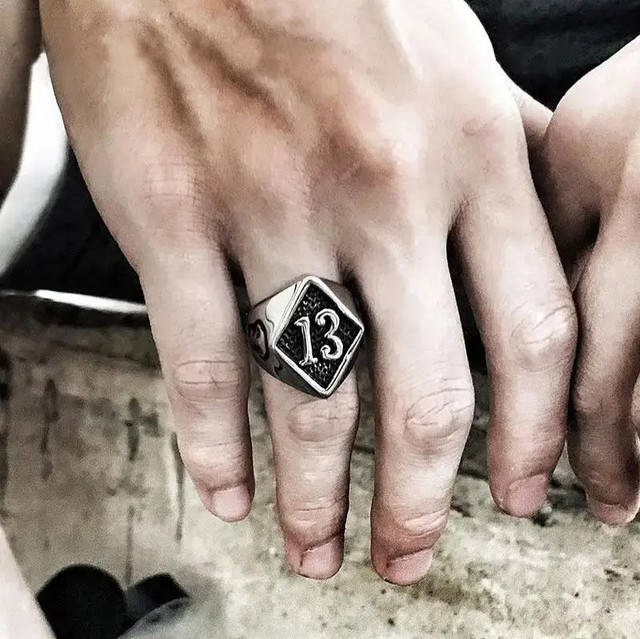 Чоловічий сталевий перстень-печатка 13 GHOSTS SILVER