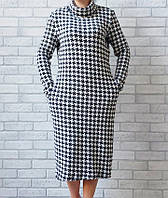 Теплое женское платье свободного кроя с карманами воротник - хомут (принт гусиная лапка)