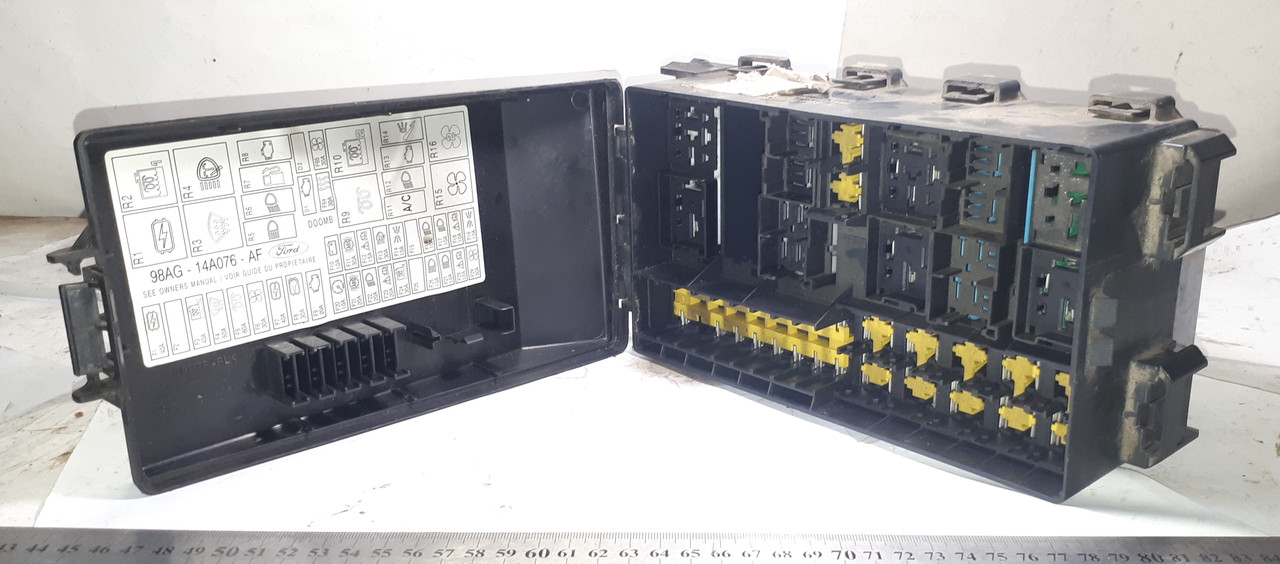 Блок запобіжників 98AG-14A067-CD Форд Ford Focus Фокус
