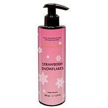 Парфумований лосьйон для тіла Bath & Body Works Strawberry Snowflakes Brand Collection 200 мл