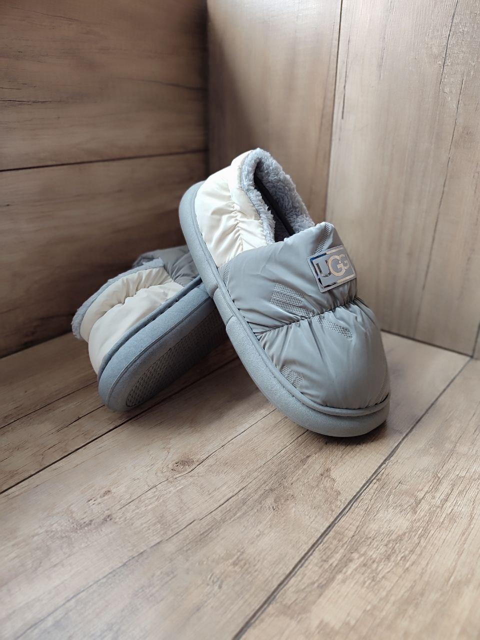 Дутики уггі UGG сірі на гнучкій високій підошві сліпони з хутром