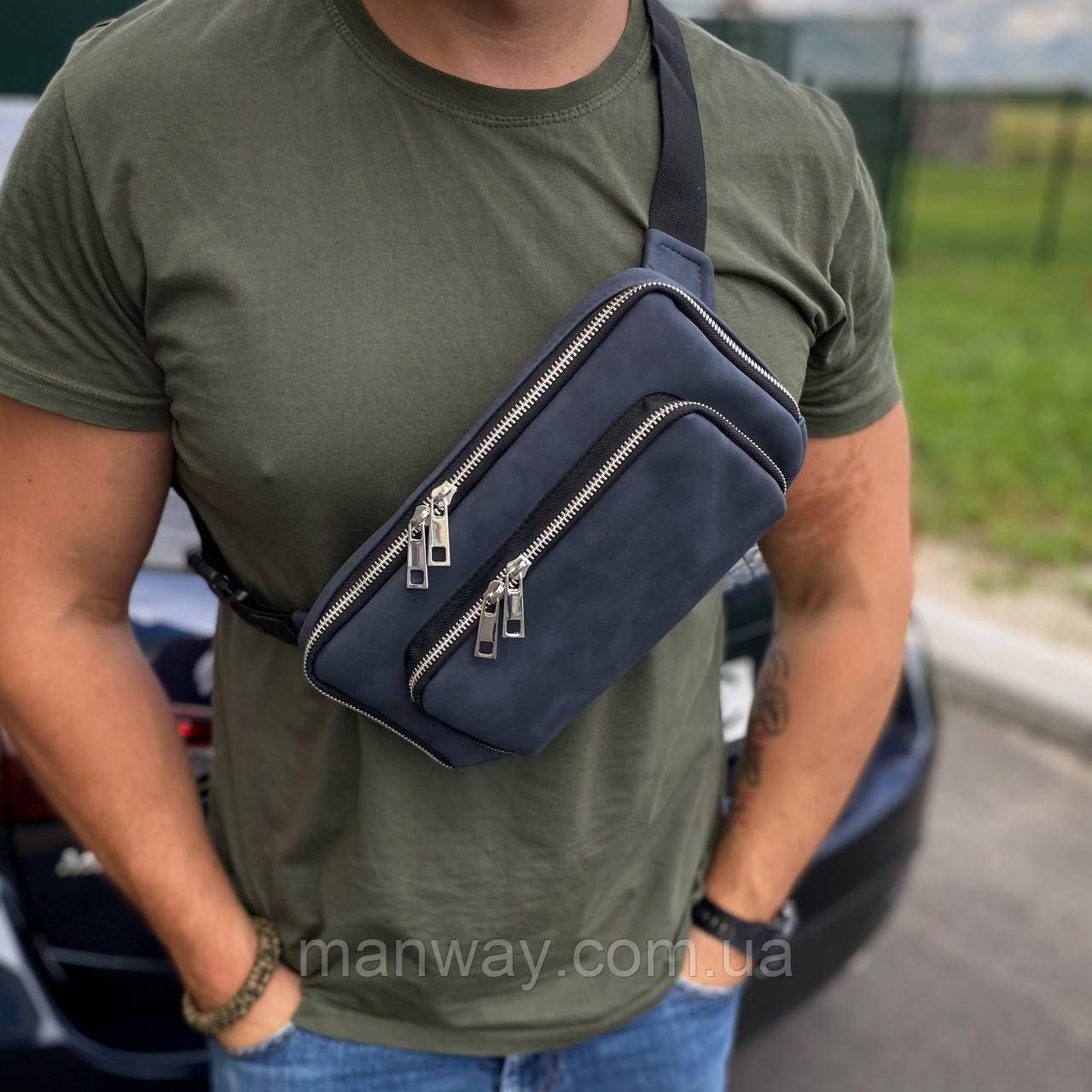 Синя нагрудна сумка матова бананка слінг Crazy