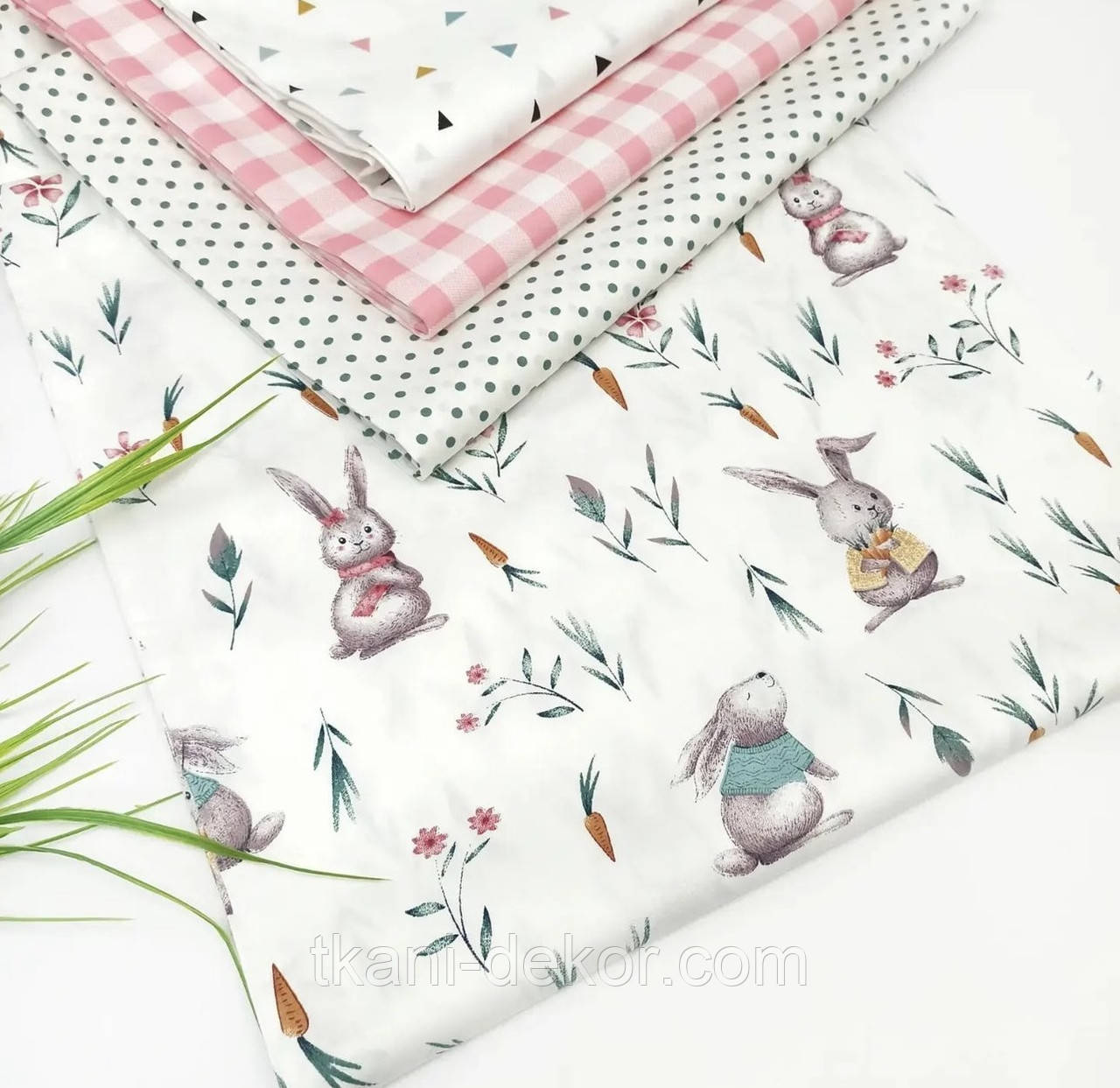 Сатин (бавовняна тканинна) зайчики з морквинками (ширина 160 см, 120 г/м2), фото 1