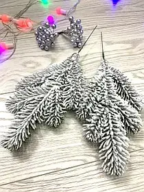 Штучна хвоя і гілки для декору