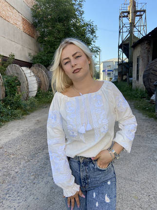 Жіноча молочна вишиванка з білою гладдю на льоні етнічна блуза з вільним рукавом для щоденного образу, фото 1