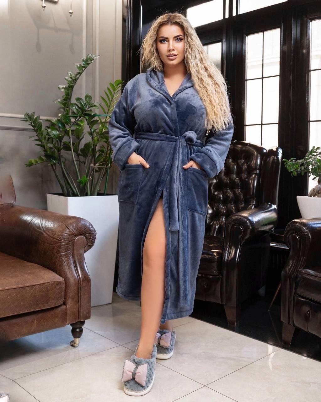 Жіночий теплий довгий синій халат із заходом із кишенями з капюшоном для дому тканина полірована махра велсофт, фото 1