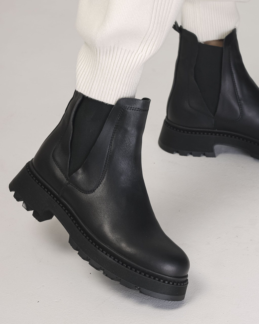 Черевики Челсі Teona 421 37 чорний шкіра 36