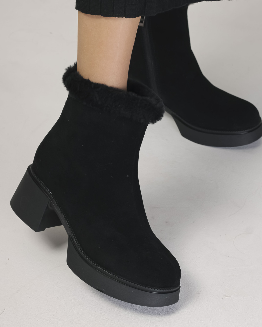 Черевики Berkonty 26027 37 чорні замша 36