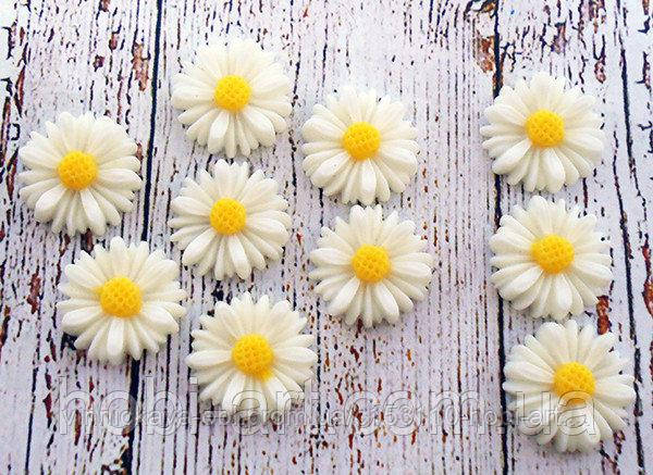 Серединка № 313 1,3см маргаритка біла