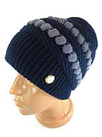 Шапка жіноча в'язана косами з брошкою зимова тепла Об'ємні шапки крупної в’язки осінь зима Синій комбінований