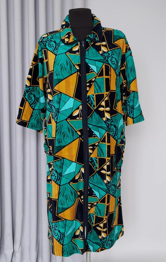 фотографія жіночий велюровий халат на блискавці