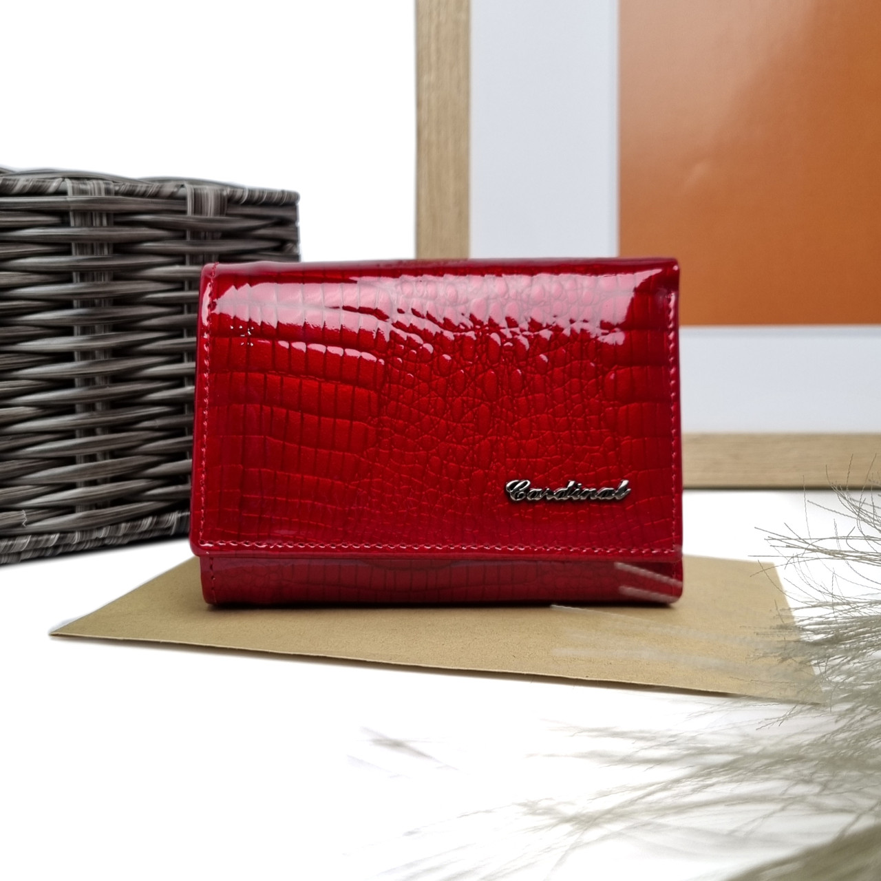 Жіночий гаманець із лакової натуральної шкіри червоний Арт.052B-B Cardinal (54), фото 1