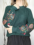 Жіноча ошатна кофточка - светр з вишивкою на рукавах, фото 7